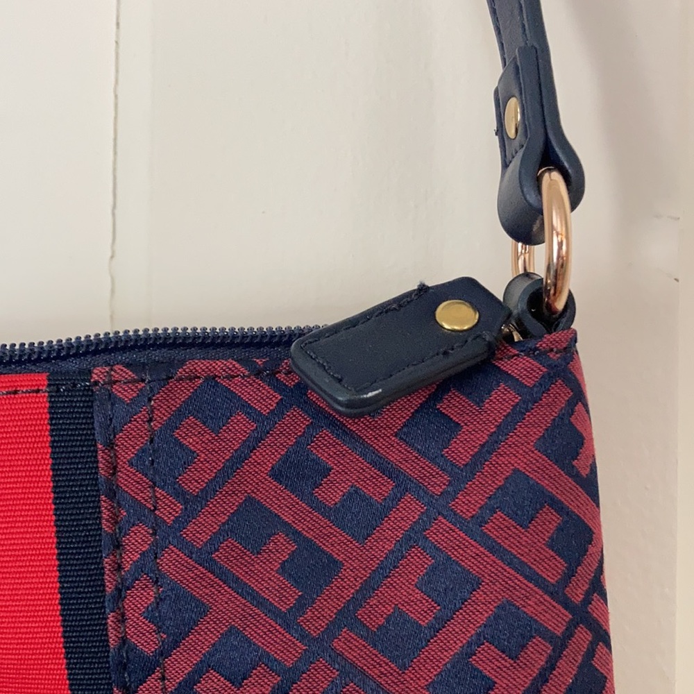 Tommy Hilfiger Cross Body Purse - Picture 6 of 6